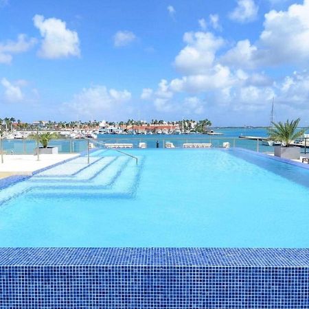 Stylish Luxury Condo, Central Location, Ocean View, Pool, Gym Oranjestad Luaran gambar