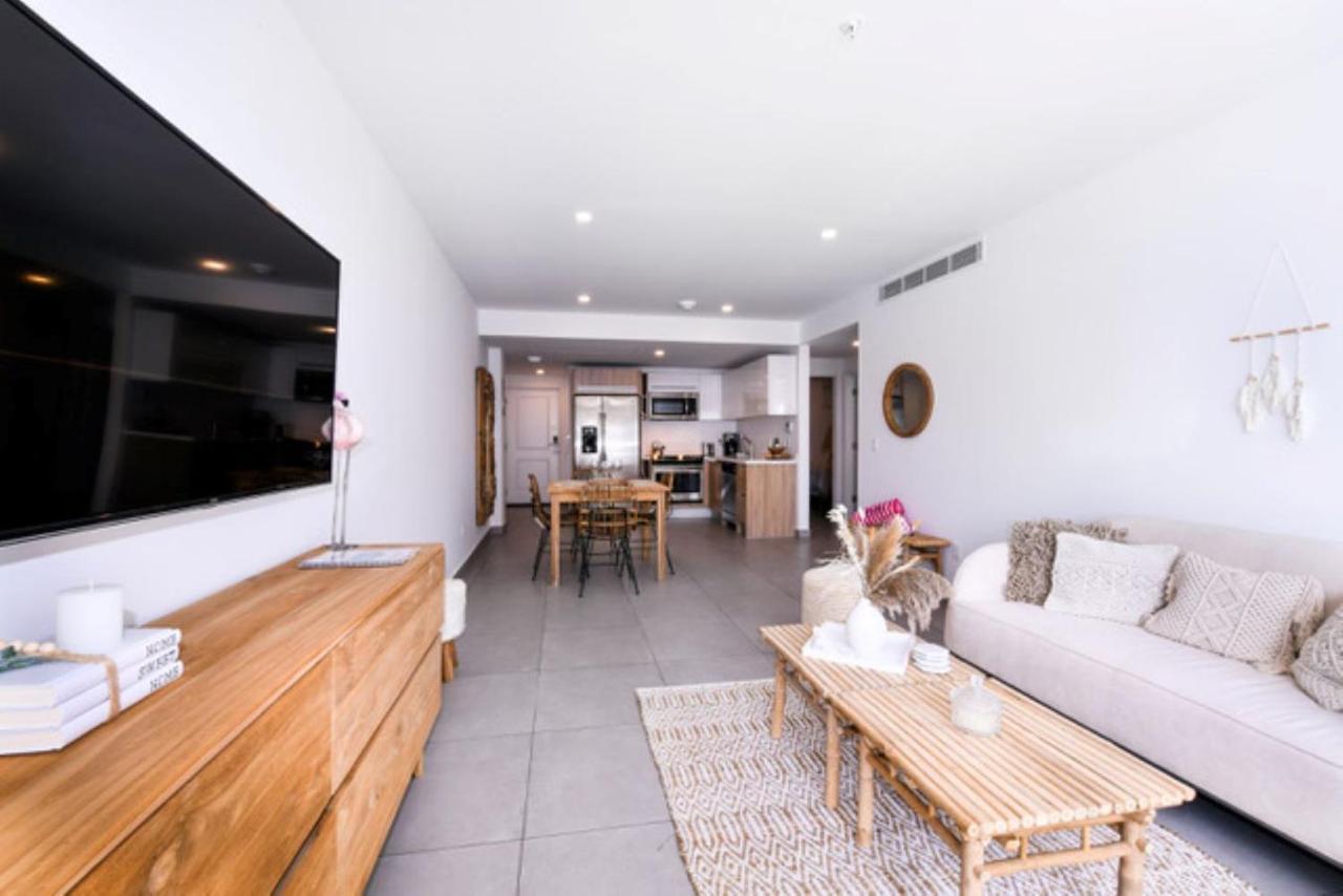 Stylish Luxury Condo, Central Location, Ocean View, Pool, Gym Oranjestad Luaran gambar