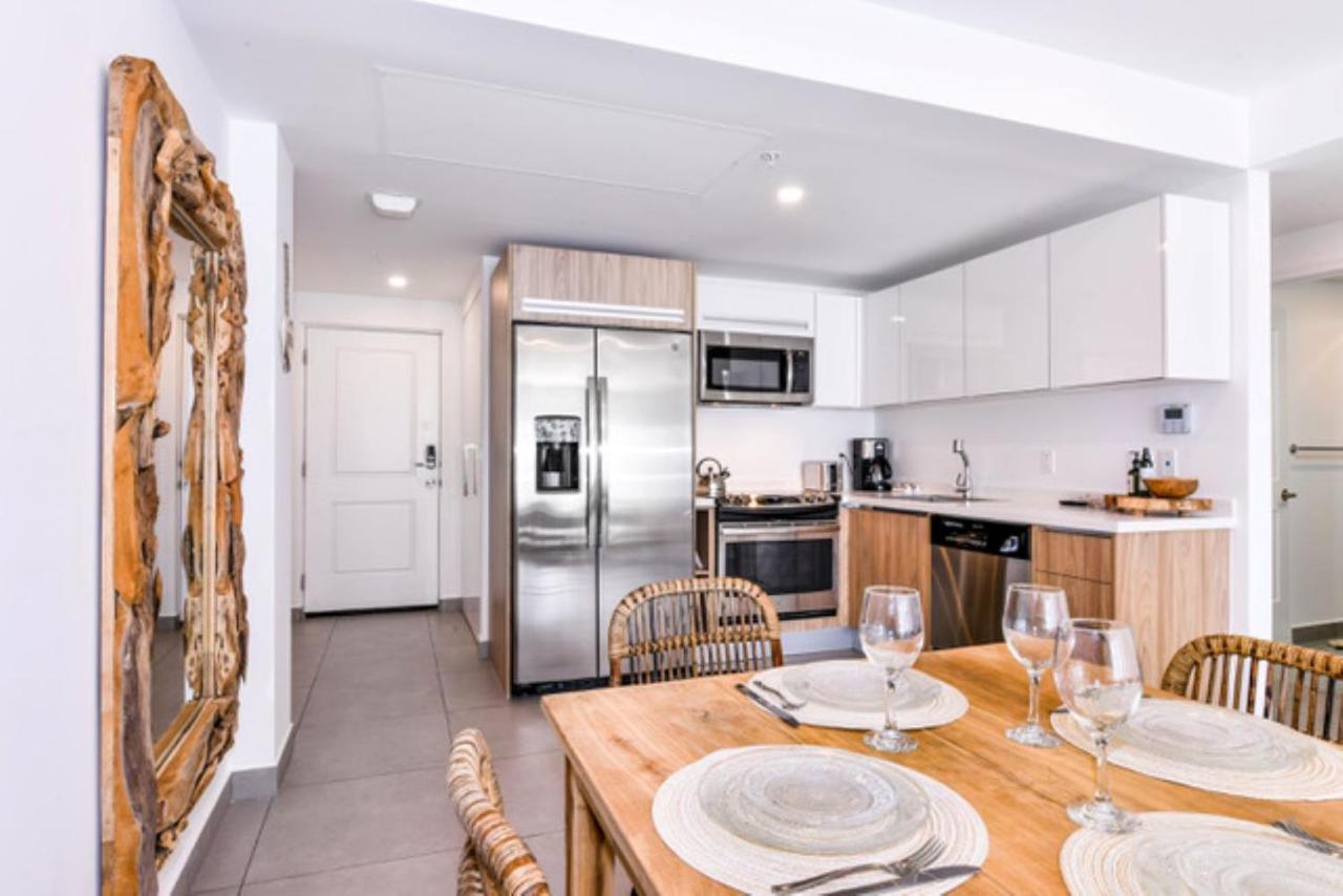 Stylish Luxury Condo, Central Location, Ocean View, Pool, Gym Oranjestad Luaran gambar