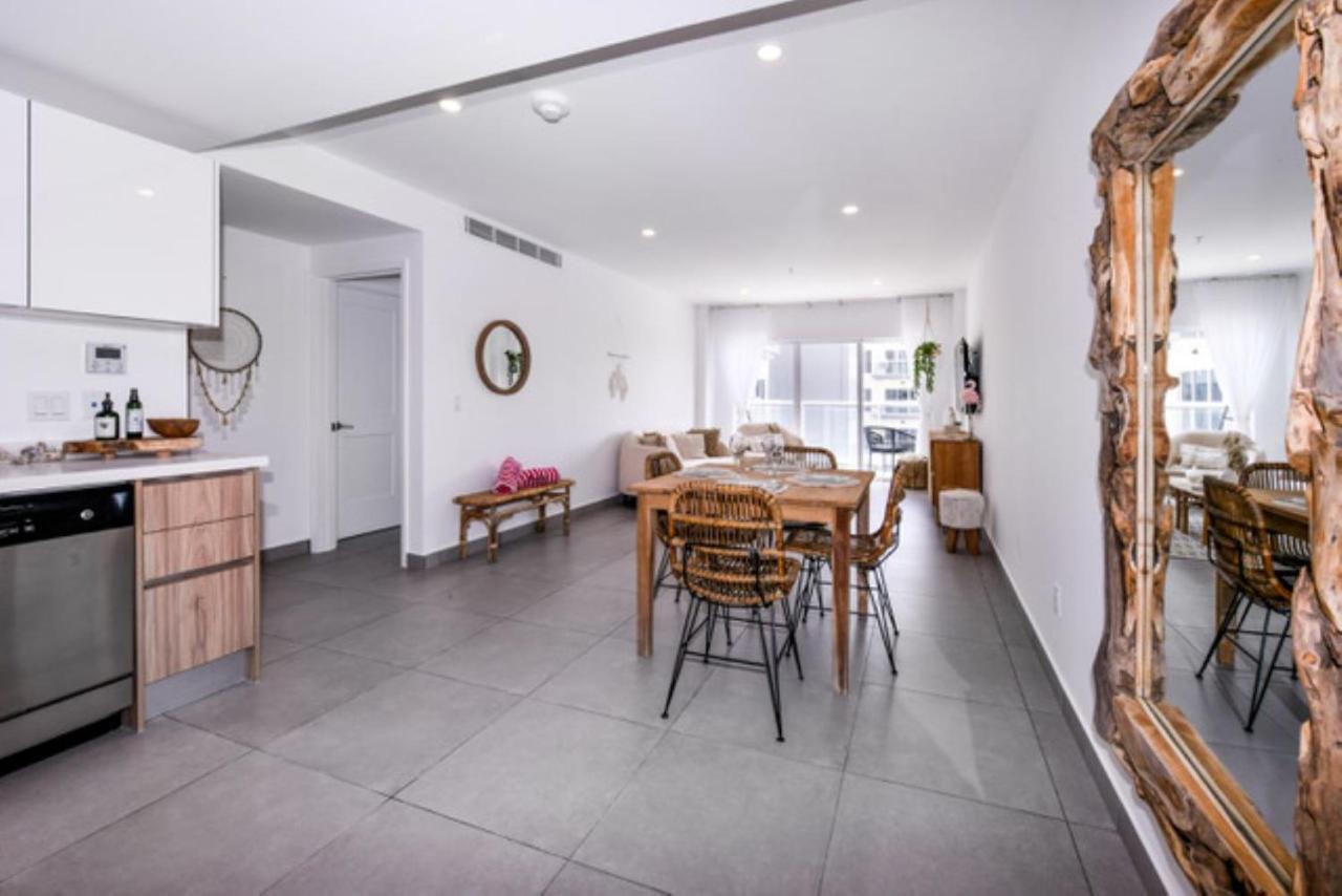 Stylish Luxury Condo, Central Location, Ocean View, Pool, Gym Oranjestad Luaran gambar