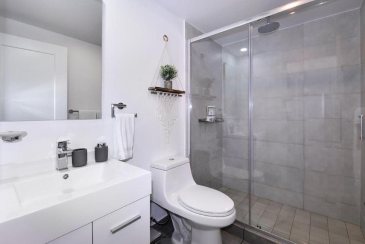 Stylish Luxury Condo, Central Location, Ocean View, Pool, Gym Oranjestad Luaran gambar