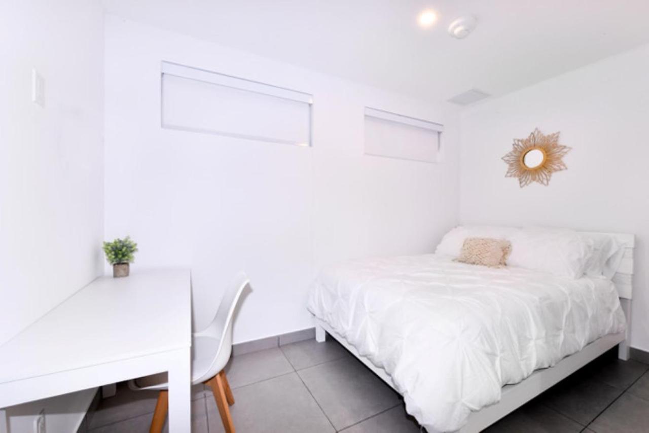 Stylish Luxury Condo, Central Location, Ocean View, Pool, Gym Oranjestad Luaran gambar