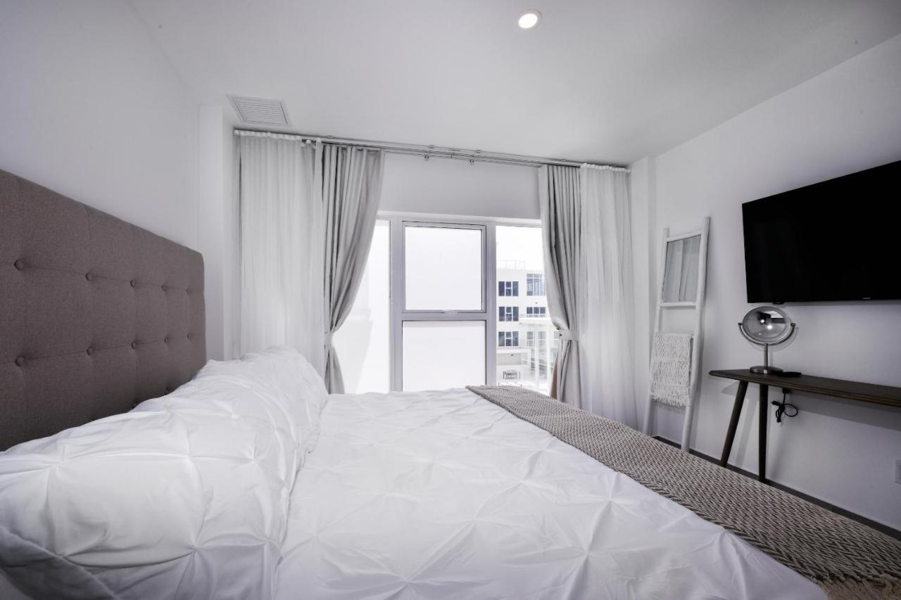 Stylish Luxury Condo, Central Location, Ocean View, Pool, Gym Oranjestad Luaran gambar