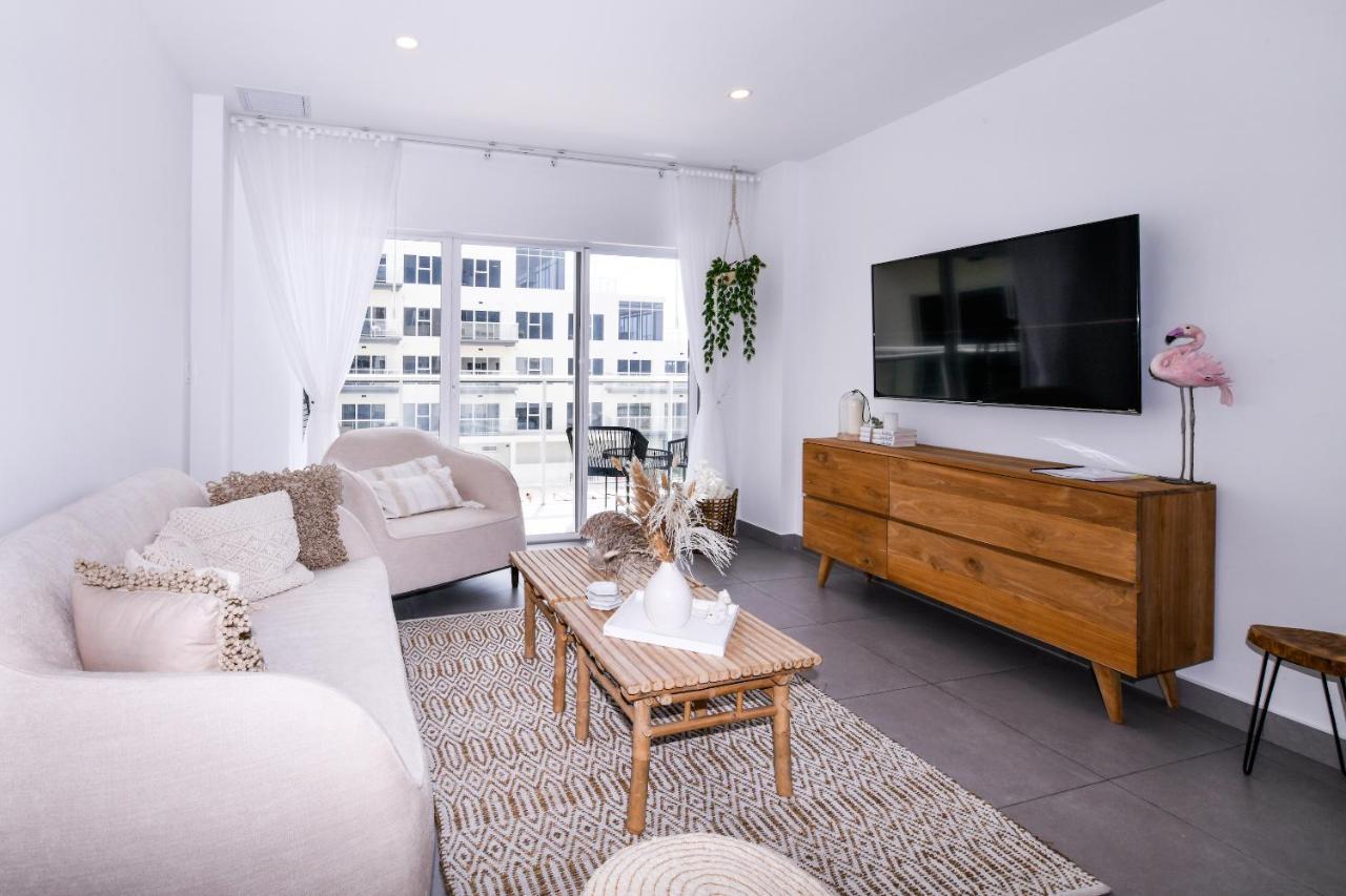 Stylish Luxury Condo, Central Location, Ocean View, Pool, Gym Oranjestad Luaran gambar