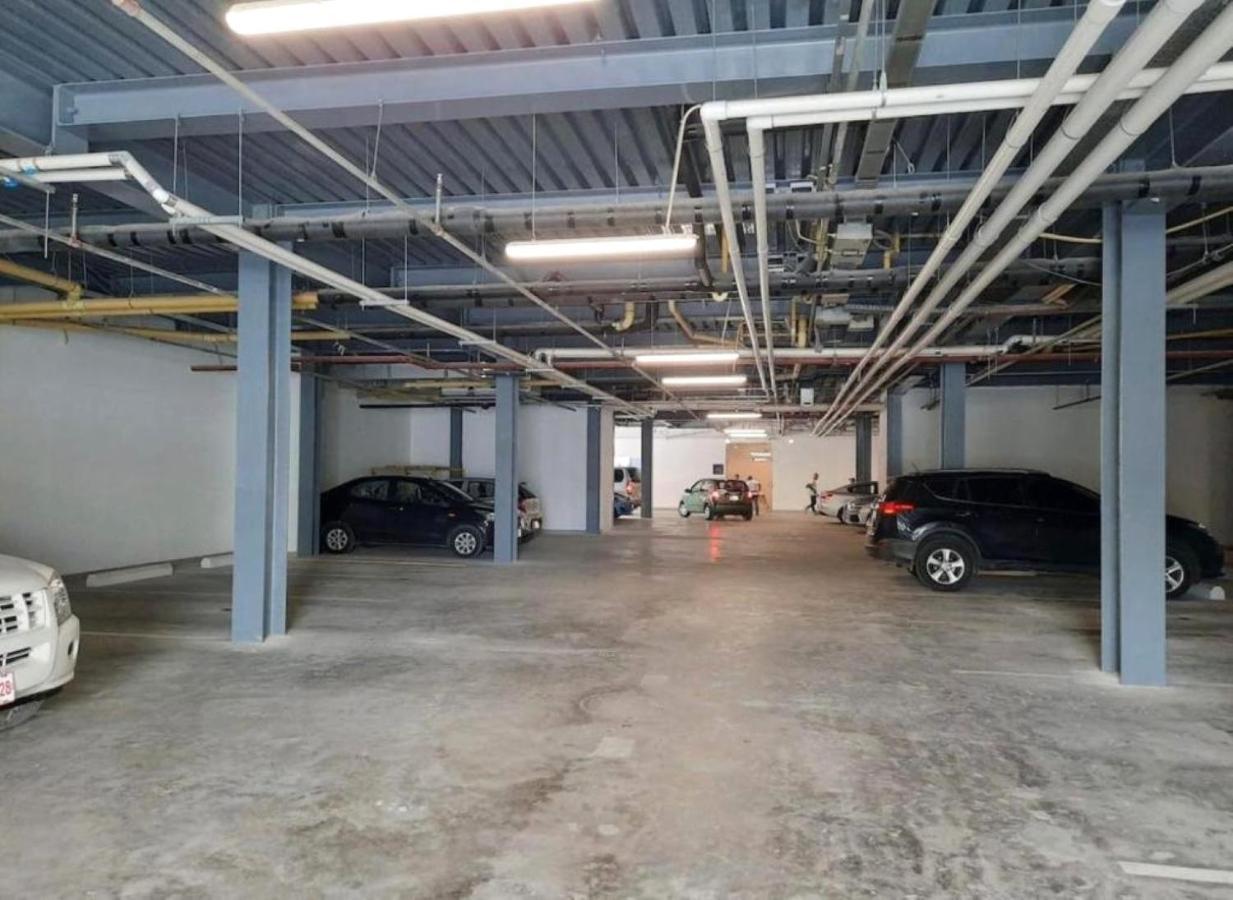 Stylish Luxury Condo, Central Location, Ocean View, Pool, Gym Oranjestad Luaran gambar